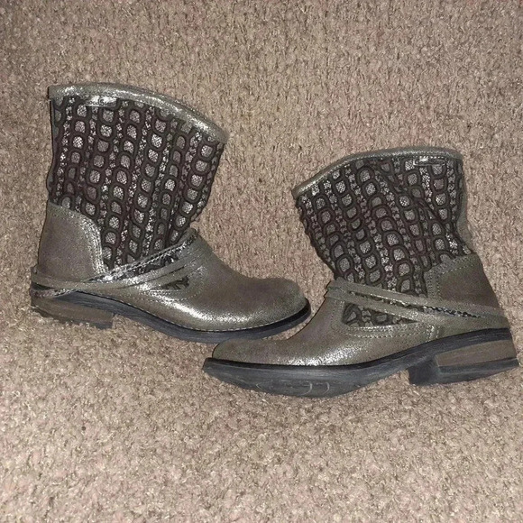 GOODSTEP-Portugal-Silver Crackled Leather/Fabric-Moto Boots-Pull-On-Sz 38-NM - Picture 1 of 7